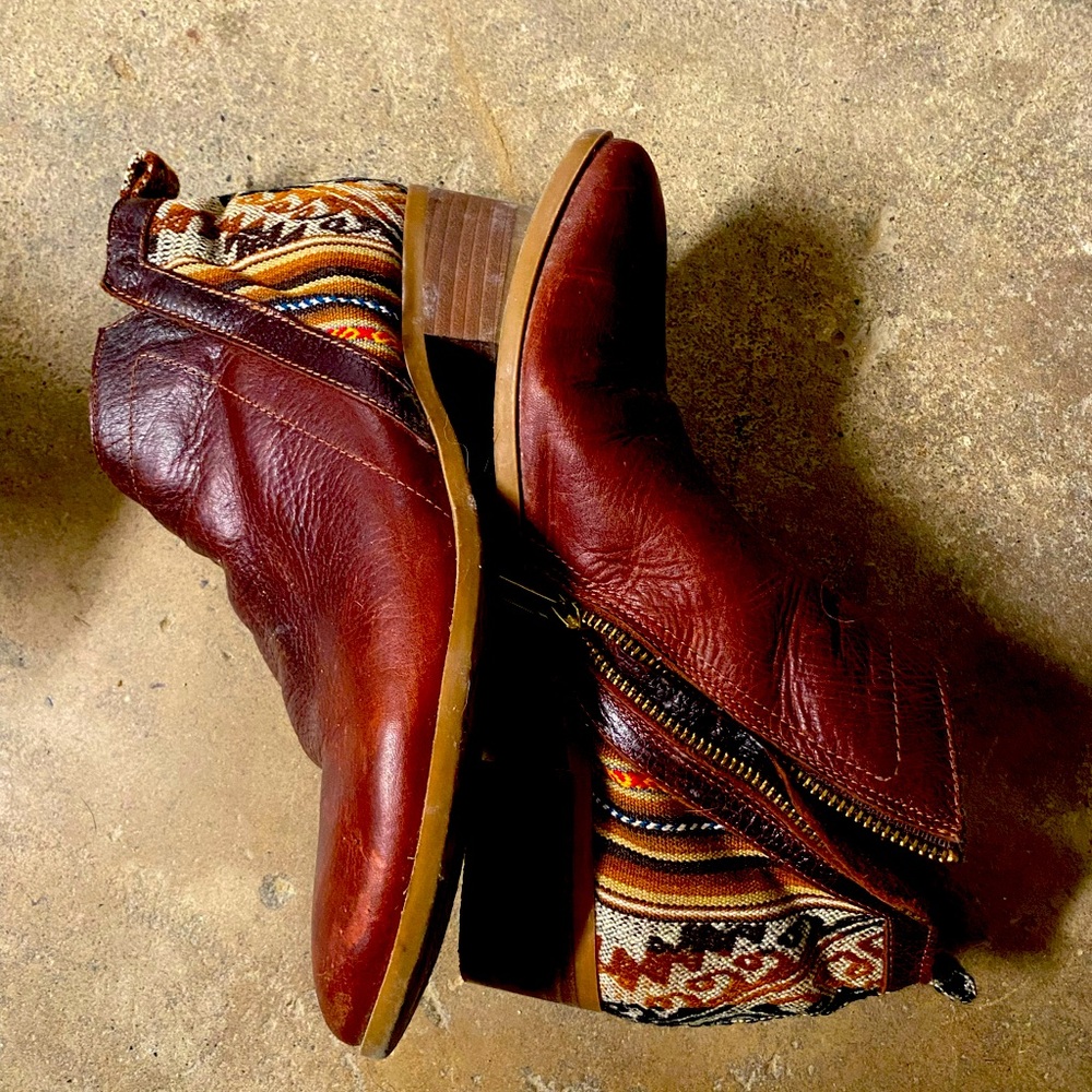 Inkkas Brown Leather Booties size 8